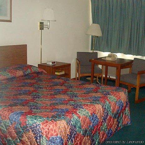 Anderson Chesterfield Travel Inn Daleville Zimmer foto