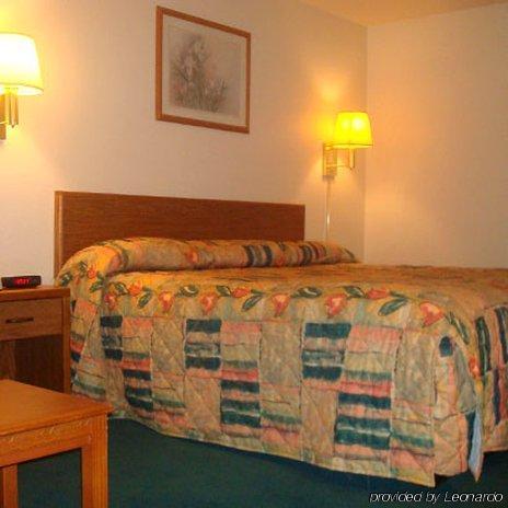 Anderson Chesterfield Travel Inn Daleville Zimmer foto